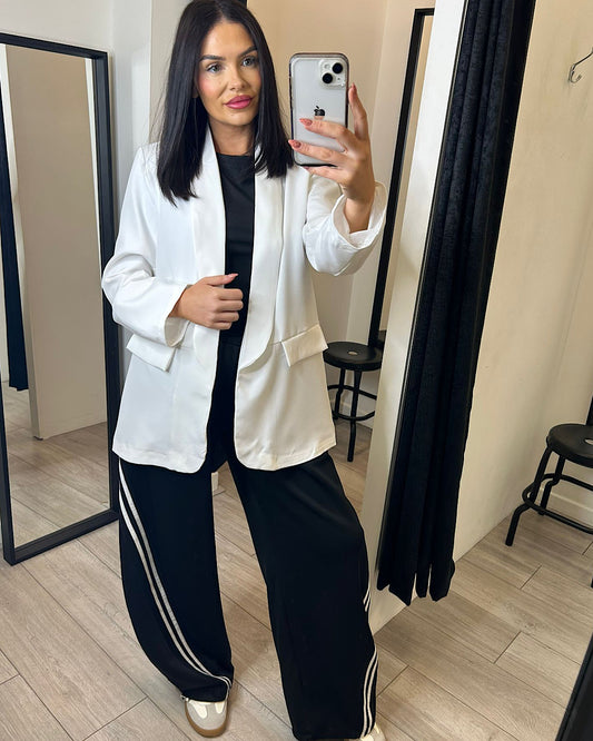 White Relaxed Fit Blazer